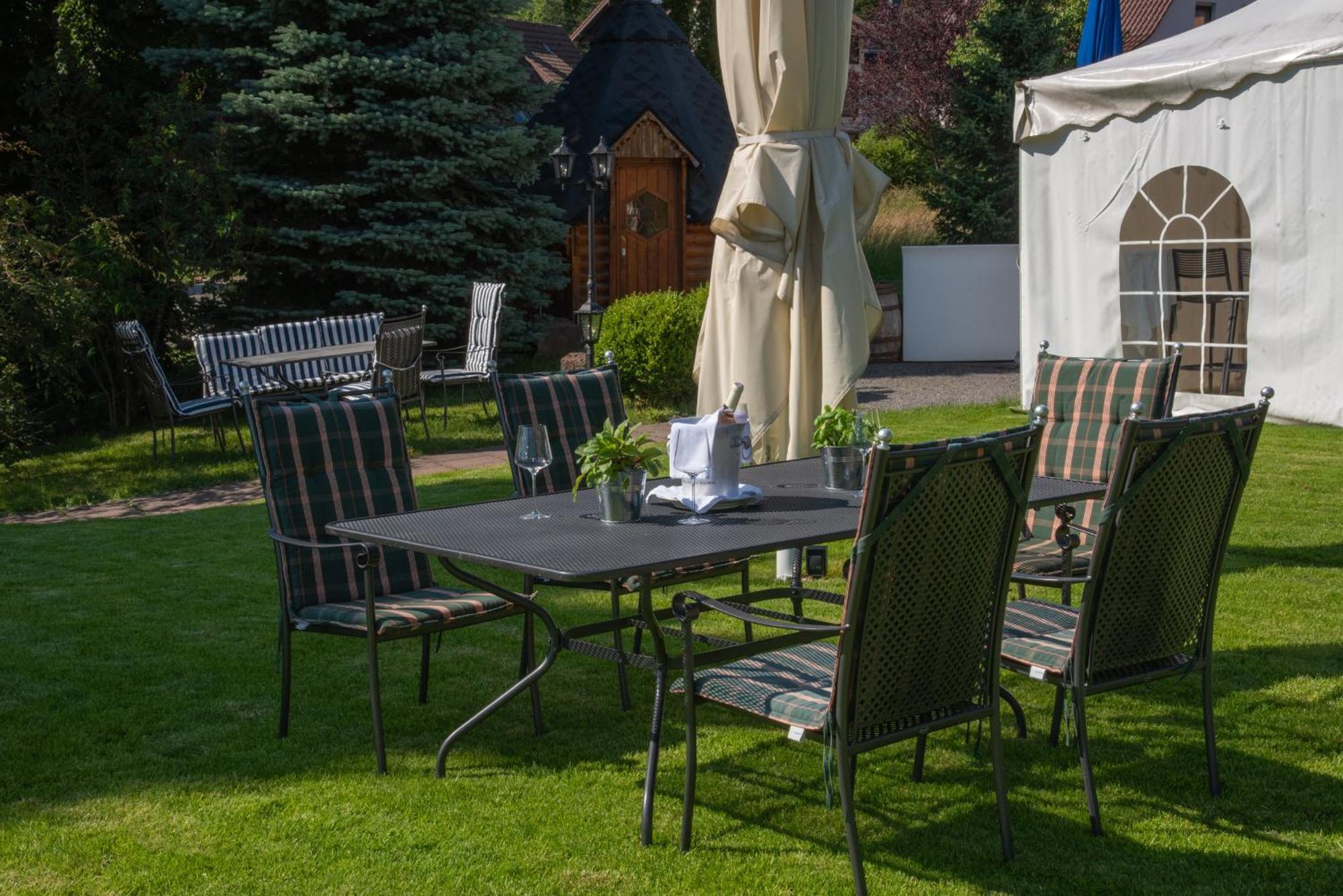 Hotel Restaurant Vinothek Lamm Бад-Херренальб Экстерьер фото